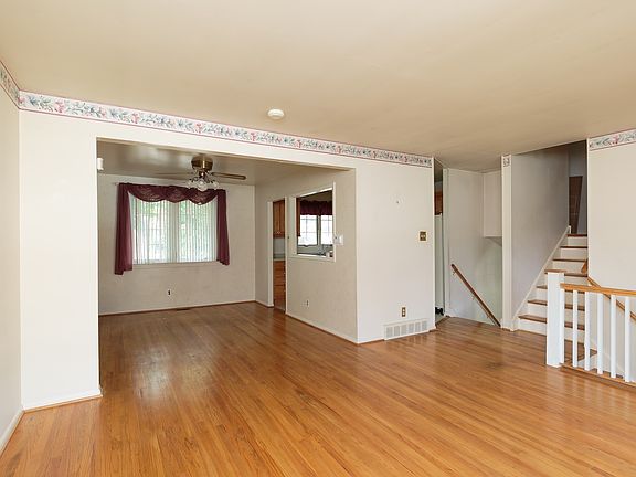 4th image of 3 Crestwood Dr
