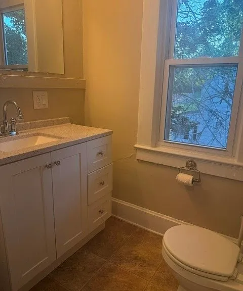 409 W Walnut St — Photo 10
