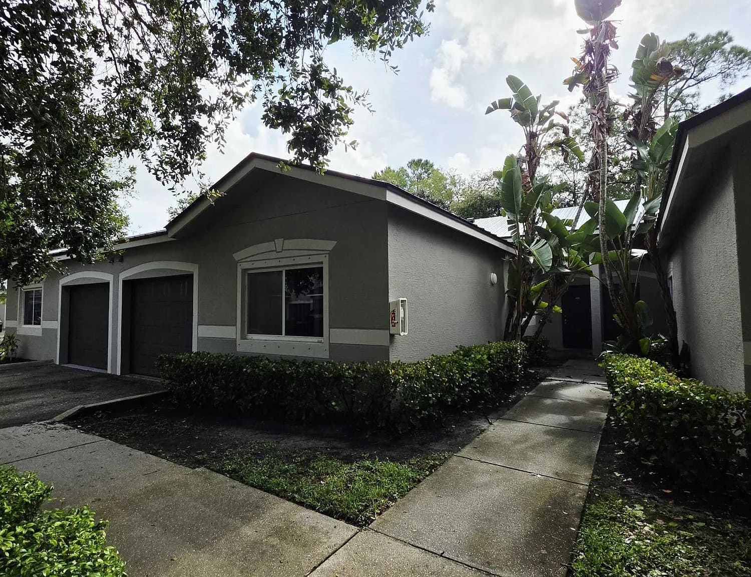 3 bed, 2.0 bath, 1301 sqft, $2,400 — Photo 1