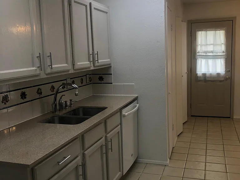 5224 Young Dr — Photo 2