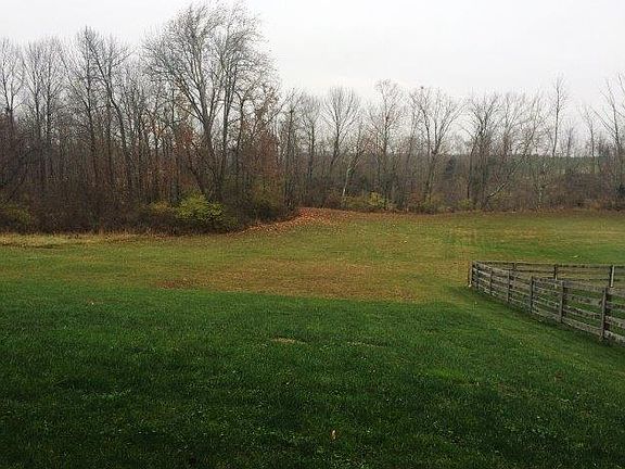 3rd image of 110 Oak Hills Dr