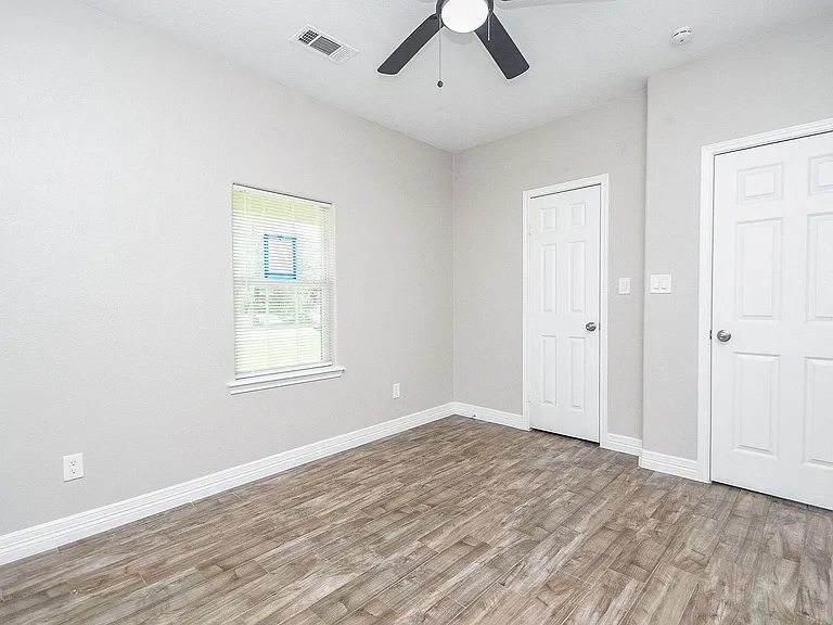 1405 Richard Ave — Photo 15