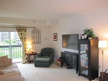 4th image of 1211 S Eads St APT 404