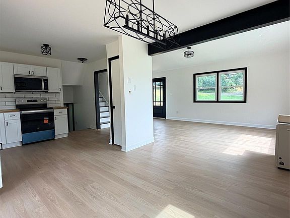 3rd image of 310 Clay Hodges Rd #5