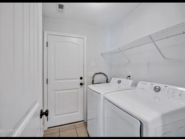 440 Pebble Shore Dr — Photo 30
