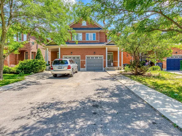 3332 Angel Pass Dr, Mississauga, ON