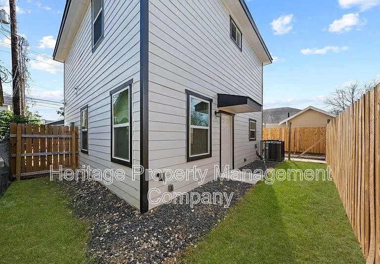 323 Gabriel #1-unit 101 — Photo 30