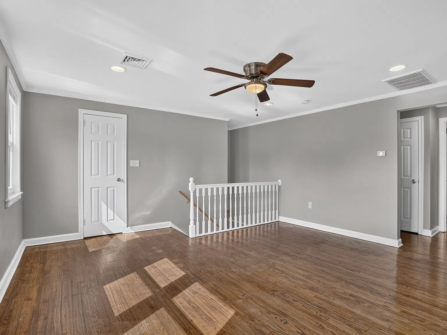 2 bed, 800 sqft, $2,050 — Photo 3