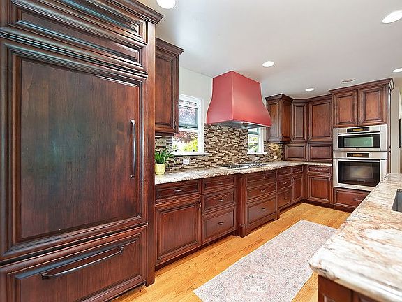 5th image of 2821 Walton Way