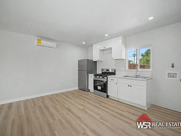 3625 Everest Ave #2 — Photo 2
