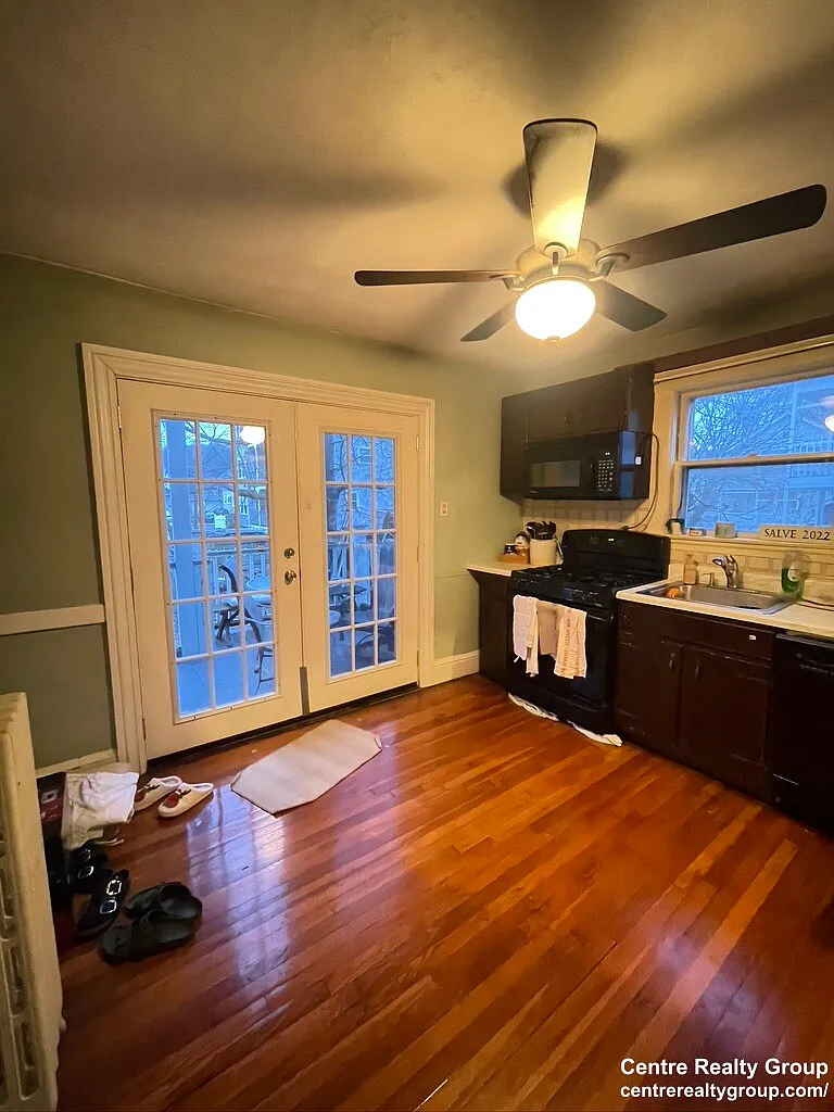 3 bed, 1800 sqft, $3,150 — Photo 2