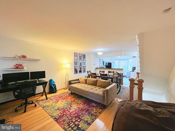 4th image of 1157 N Vernon St