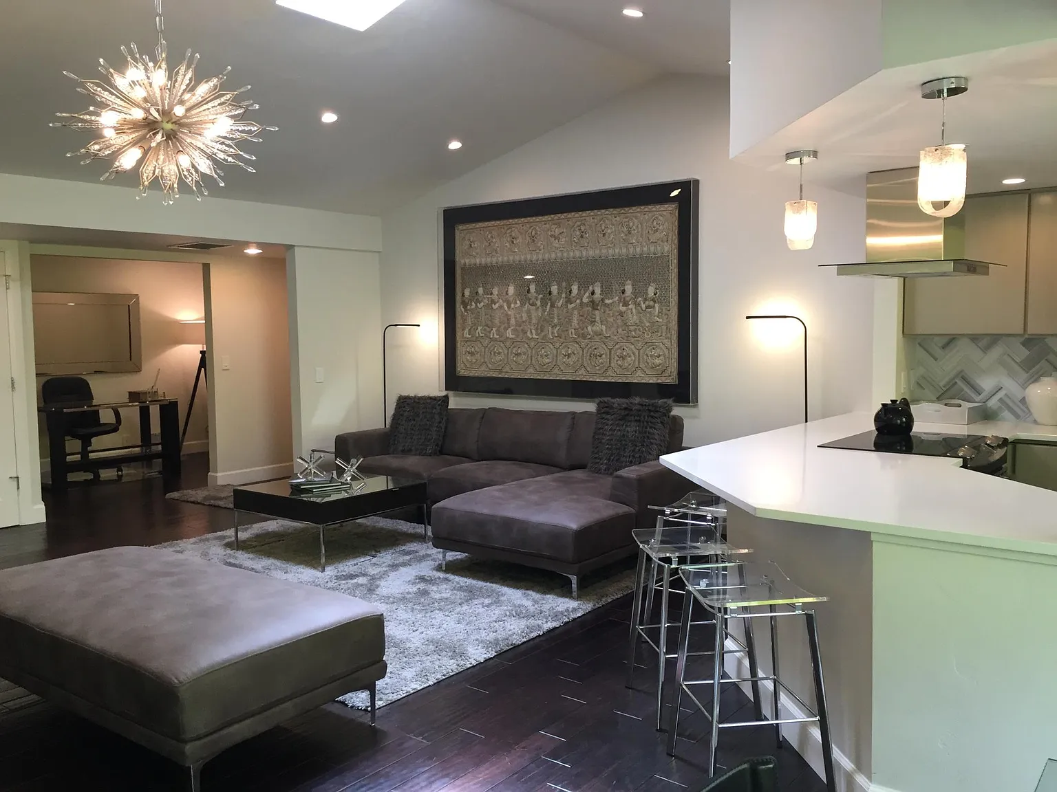 355 Elm St N — Photo 4