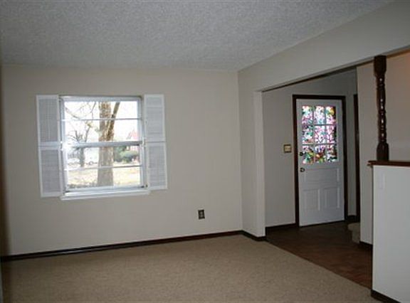 3rd image of 5719 NW Briarwood Ave