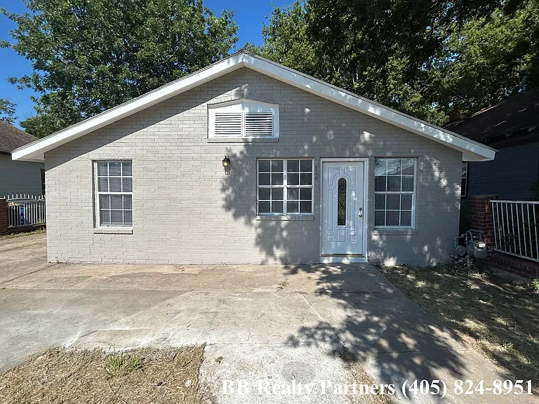 10 S Yorktown Ave — Photo 1