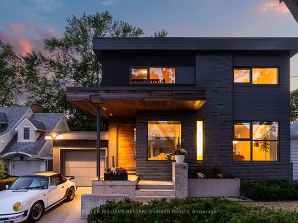28 Beaucourt Rd, Toronto, ON M8Y 3G2