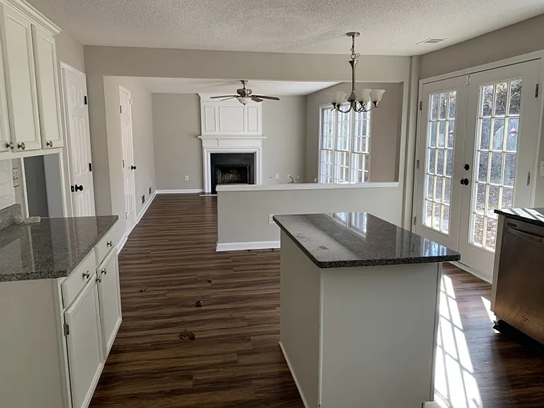 11020 Egmont Dr — Photo 3