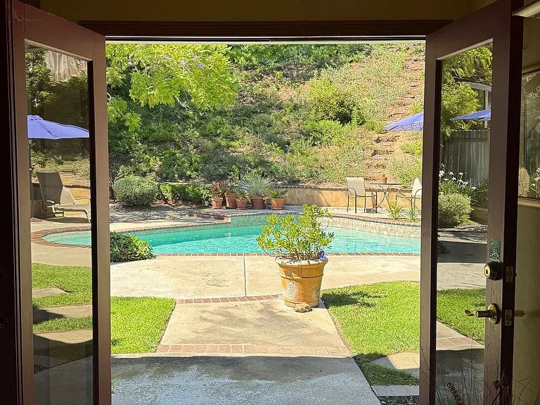 4576 Sherlock Ct — Photo 6