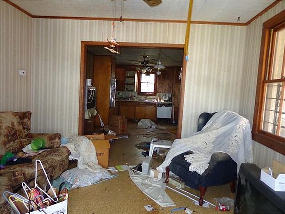 2nd image of 602 Farrington Dr