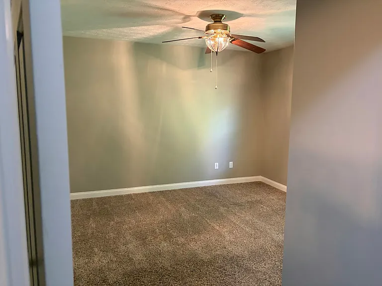 117-119 Valley Forge Ct #119 — Photo 9