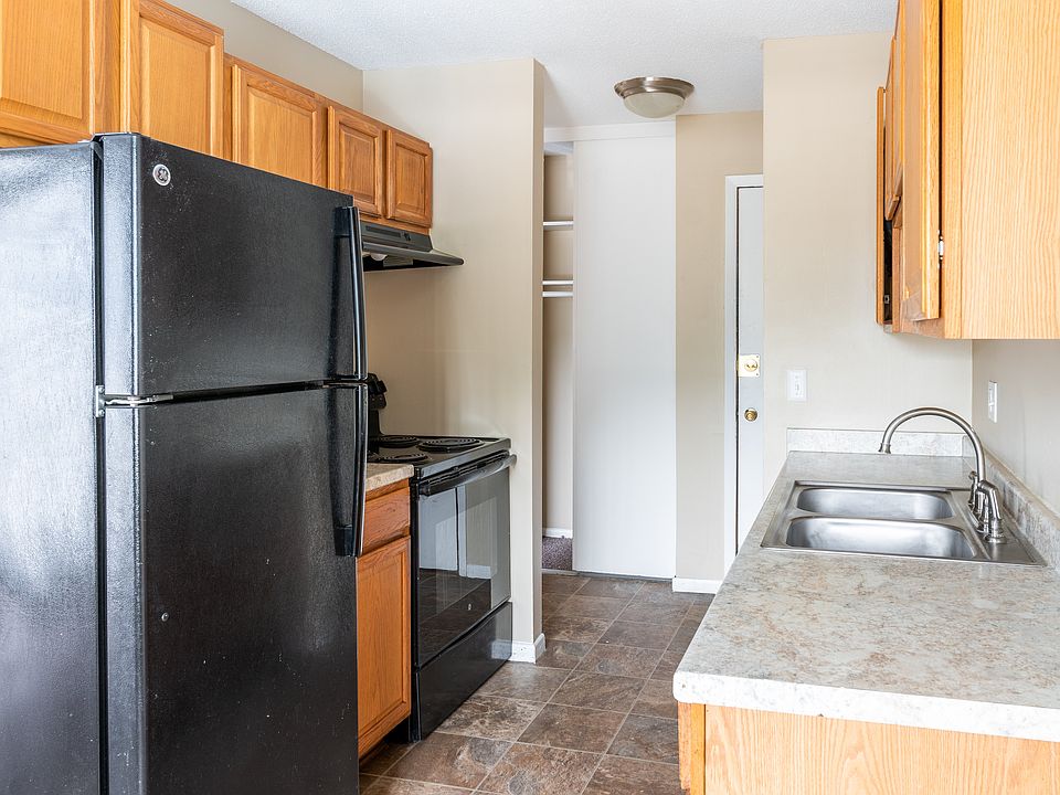 Northtown Village Apartment Rentals Spring Lake Park, MN Zillow