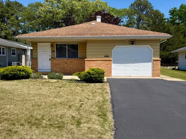38 Grenada Street, Berkeley, NJ 08721