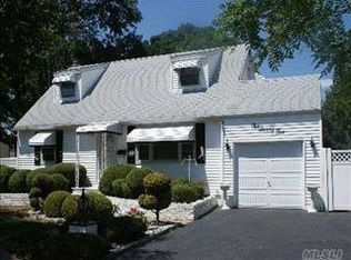 175 N Queens Ave, Massapequa, NY 11758