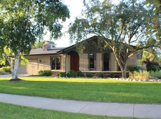 3520 W Southwood Dr, Franklin, WI 53132