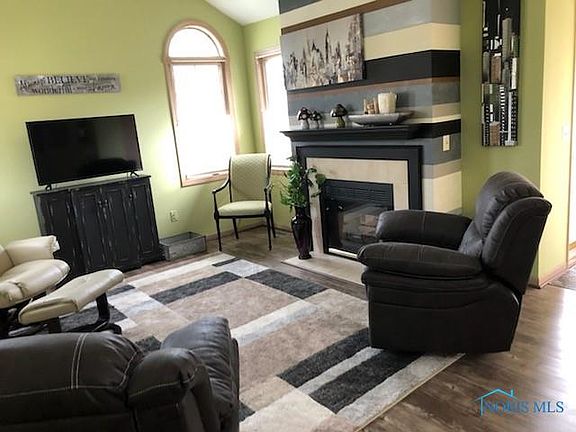 2nd image of 725 Turnbury Ln