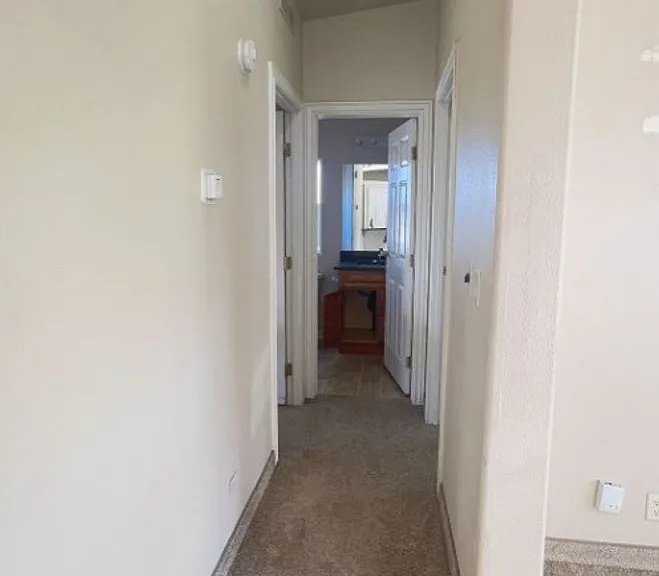 311 N Highland Dr — Photo 15