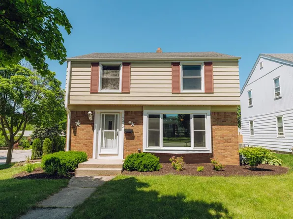 7432 West Bluemound ROAD, Wauwatosa, WI 53213