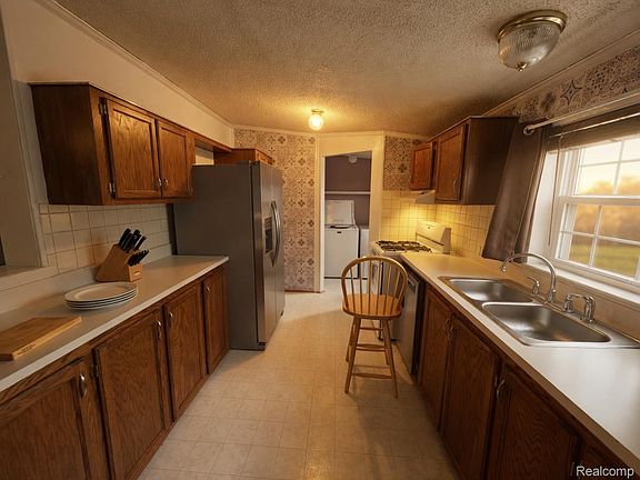 5th image of 6988 McKean Rd