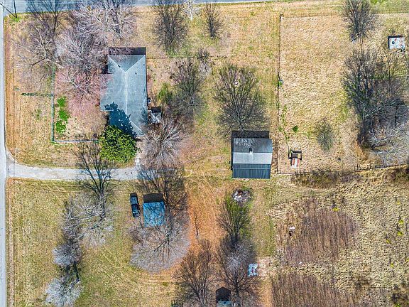 2nd image of 860 Bryants Ford Rd