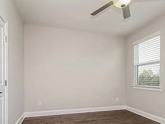 4th image of 125 Dimaggio Dr