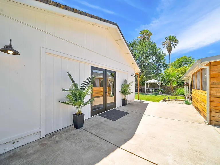 3075 Forest Hills Dr — Photo 5