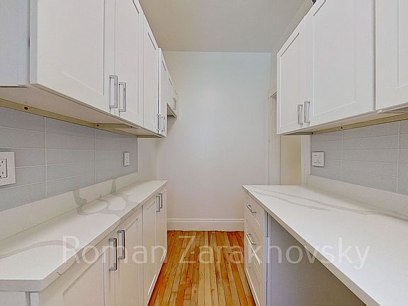 3rd image of 10 Orkney Rd APT 23