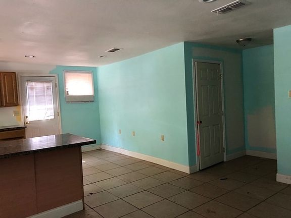 5th image of 211 Morris Dr