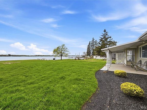 3rd image of 2484 River Rd