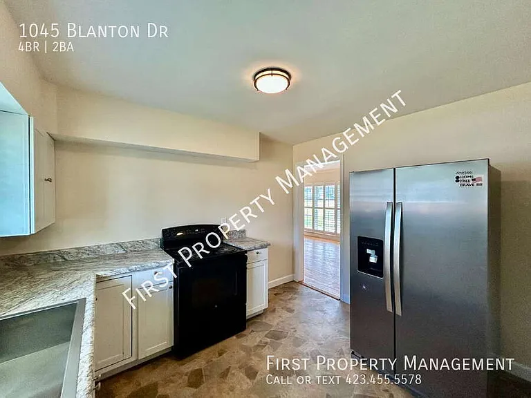 1045 Blanton Dr — Photo 11