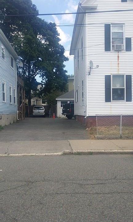 2nd image of 45 Carnes St