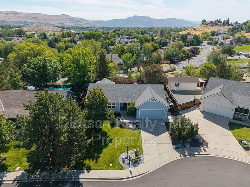 3 bed, 2.0 bath, 1293 sqft, $2,500 — Photo 4