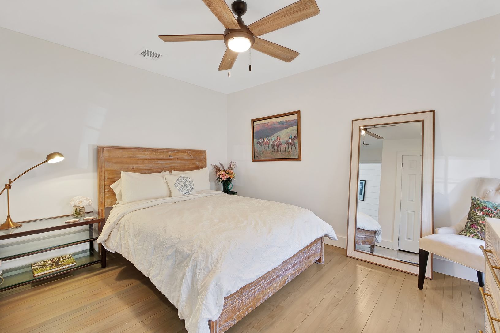  Guest Bedroom with Queen 