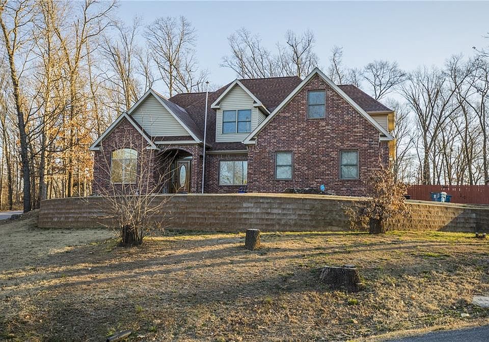 1st image of 1 Merritt Ln