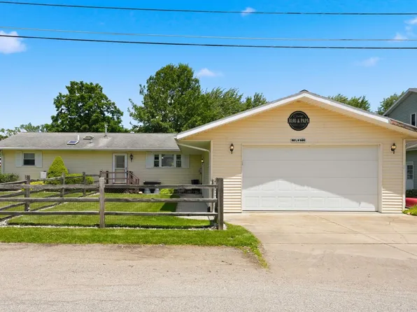 80 Lane 880 Snow Lk, Fremont, IN 46737