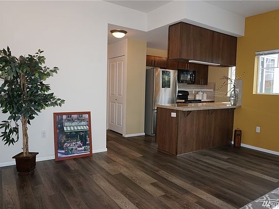 5th image of 21026 40th Pl S Unit L-5