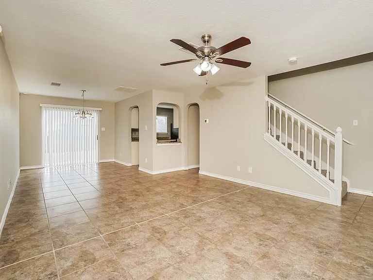 8714 Sunview Park — Photo 4