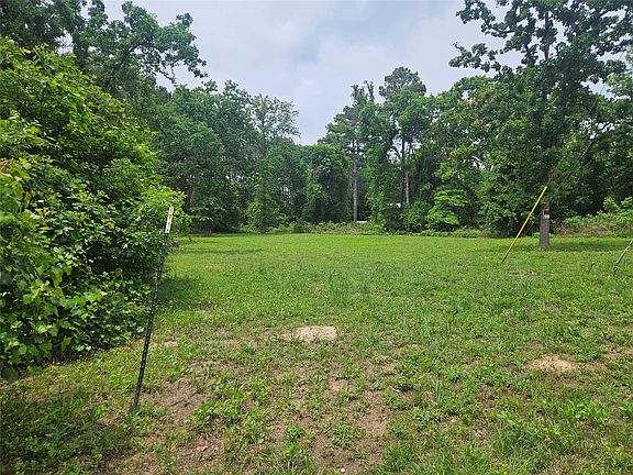 2nd image of 376 Elizabeth Dr