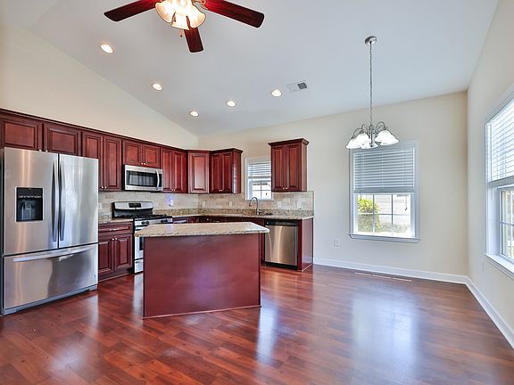 3rd image of 516 Vallecrosia Ct.
