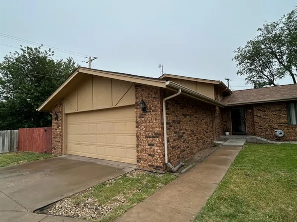 704 W 15th St, Liberal, KS 67901