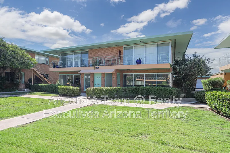 1 bed, 1.0 bath, 1001 sqft, $1,495 — Photo 2